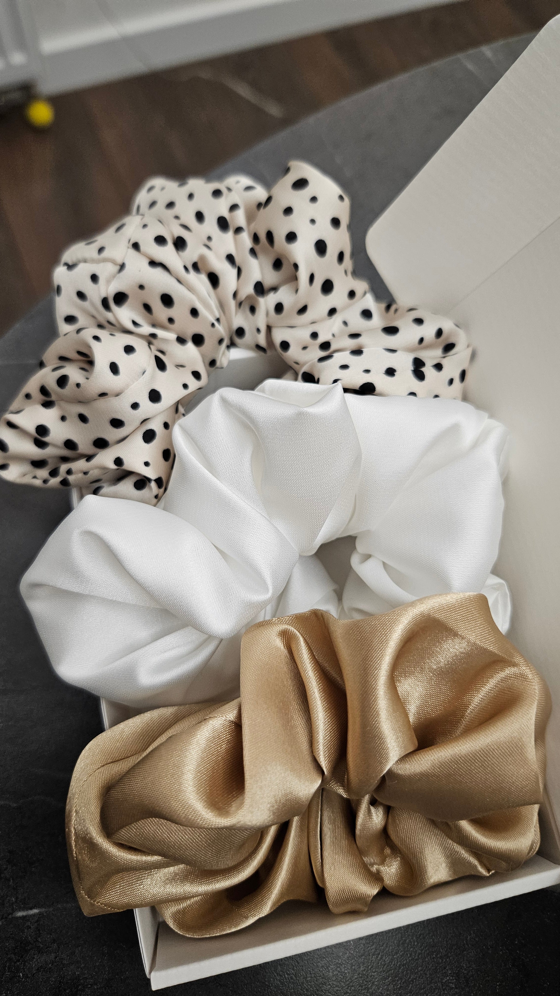 3 purių plaukų gumelių rinkinys "Female"