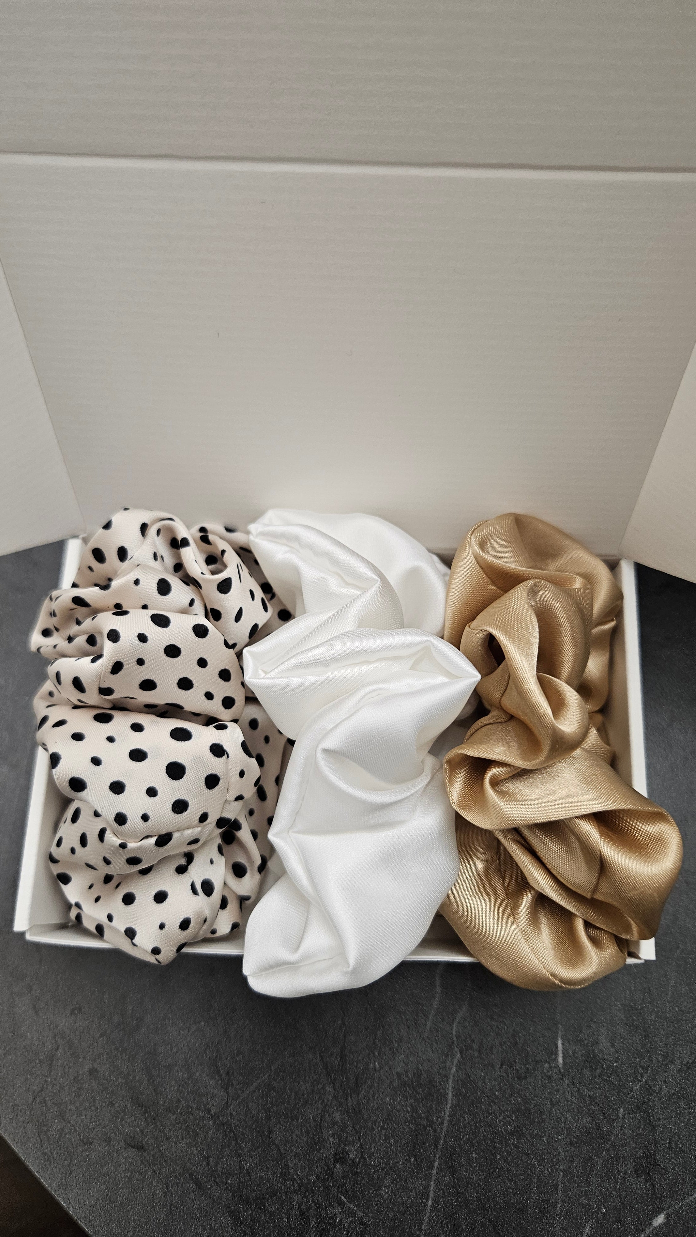 3 purių plaukų gumelių rinkinys "Female"